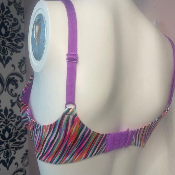 Victoria’s Secret Plunge Bra - Picture 4 of 12